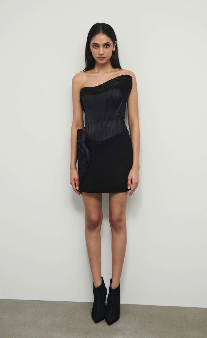 BLACK SCULPTED MINI DRESS