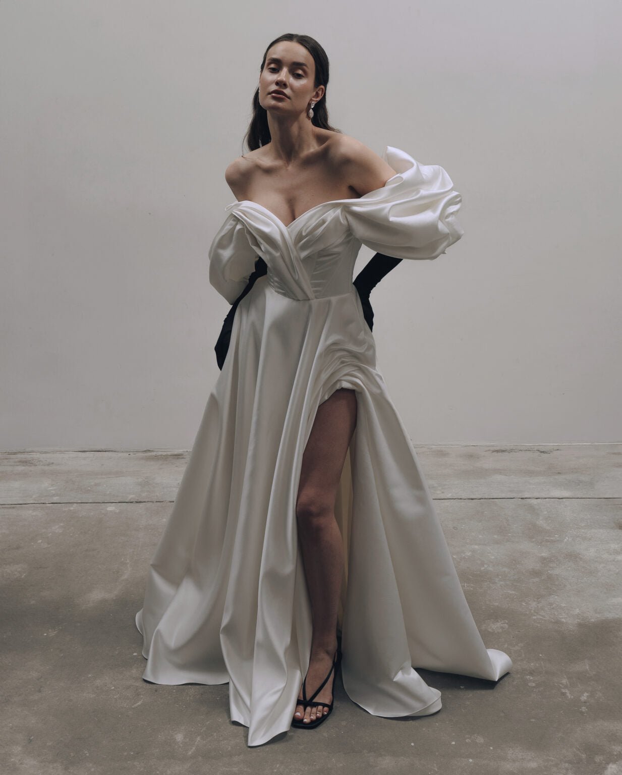 VOLUME SCULPTED DRESS