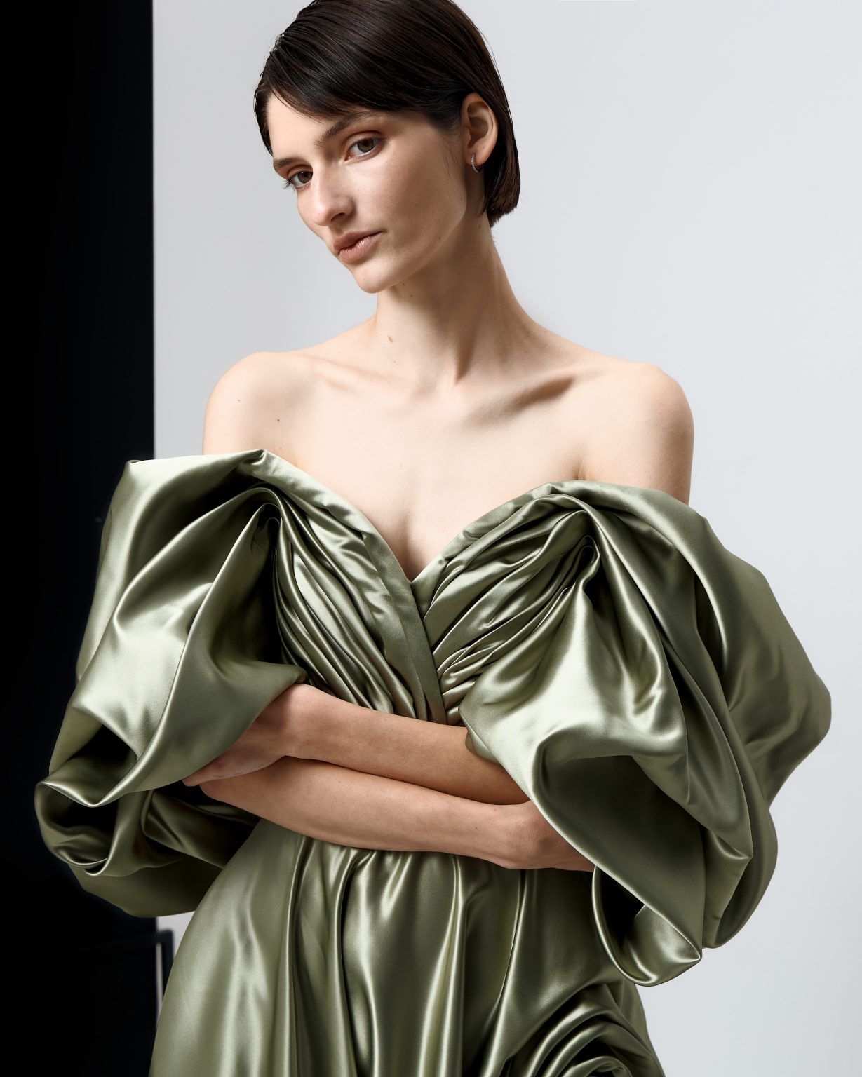 VOLUME SCULPTED DRESS