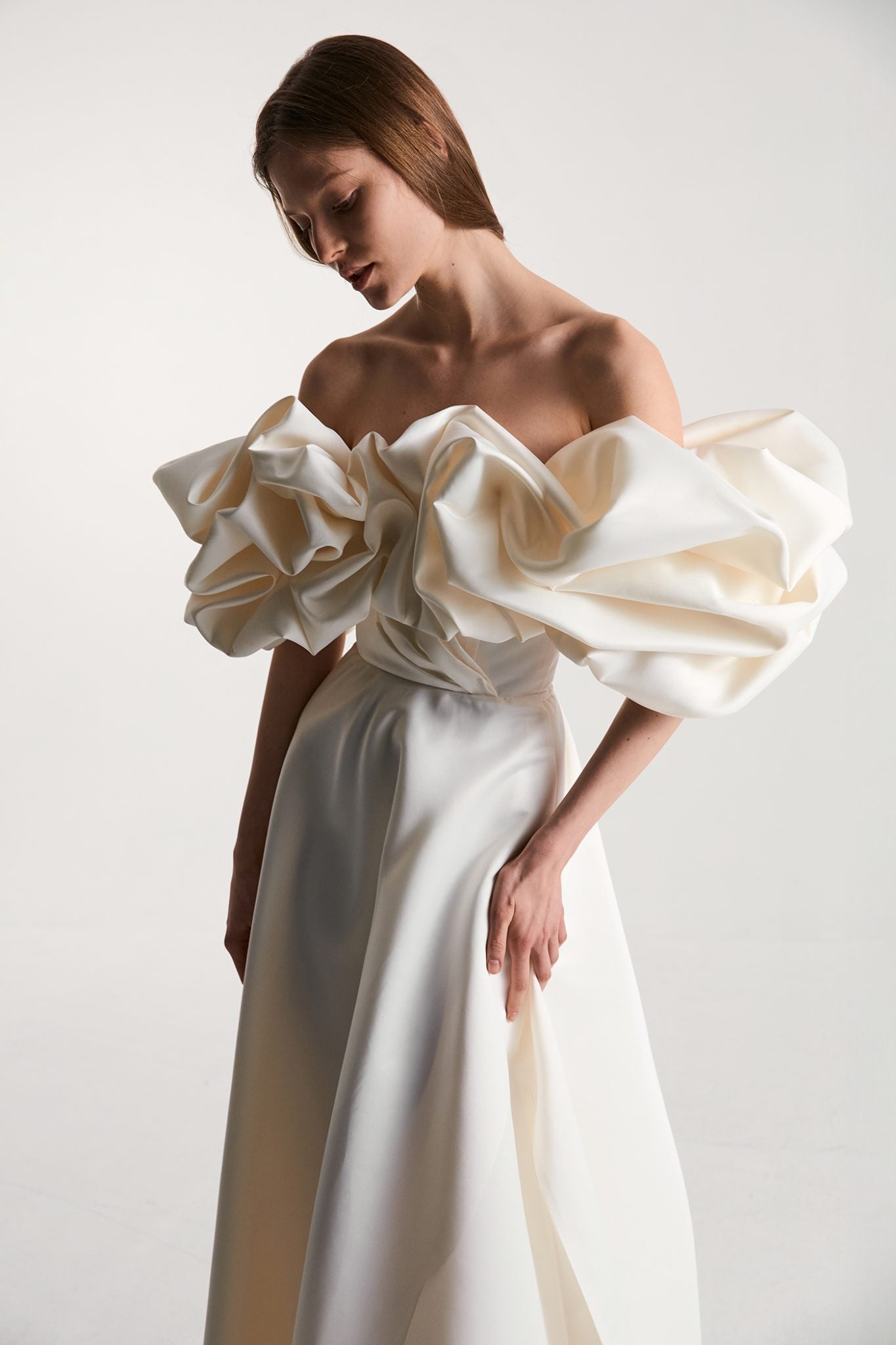 CORSET DRESS WITH MERINGUE FLOUNCES