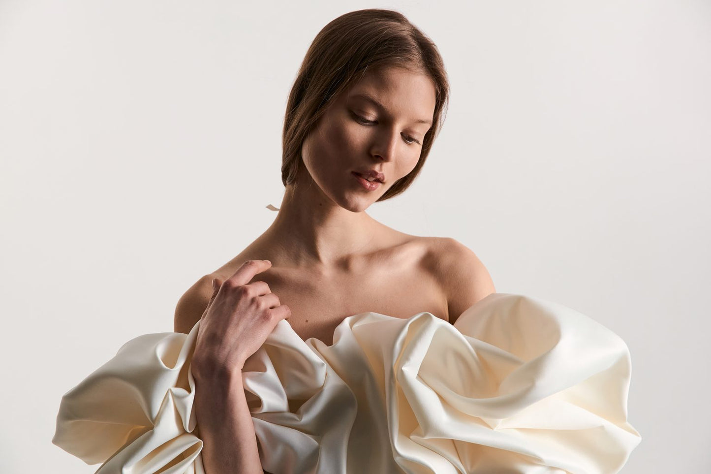 CORSET DRESS WITH MERINGUE FLOUNCES