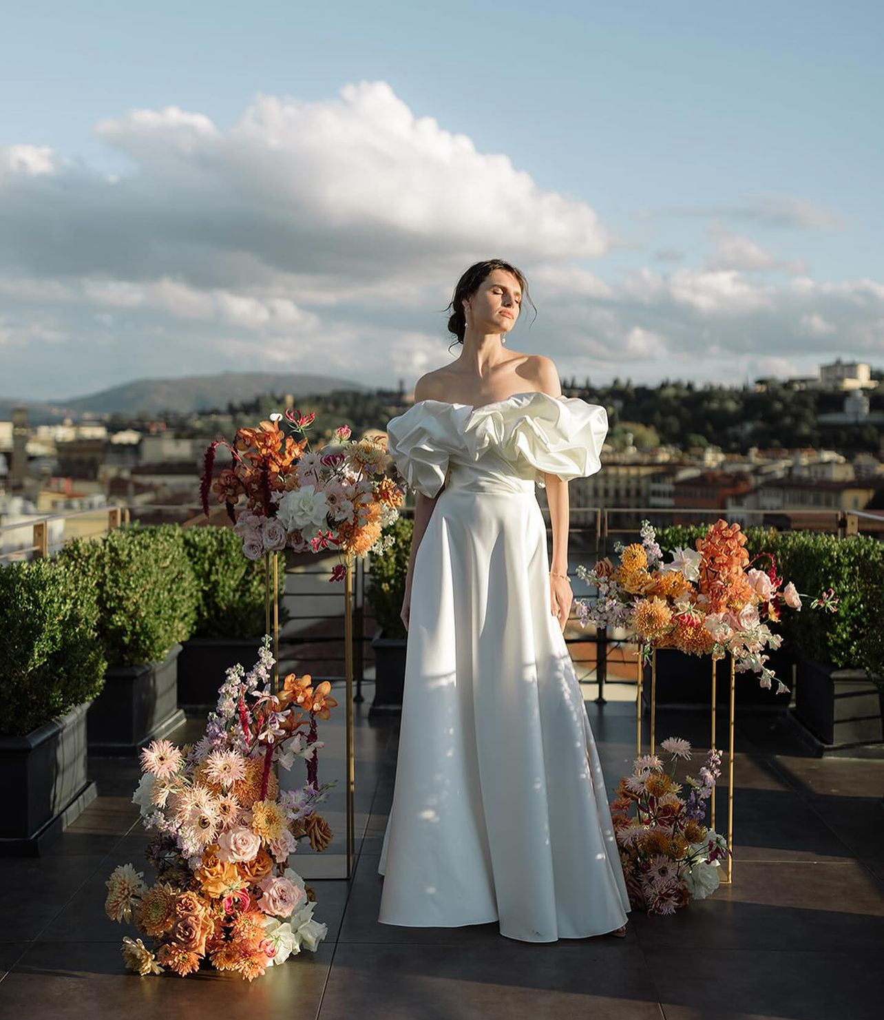 CORSET DRESS WITH MERINGUE FLOUNCES