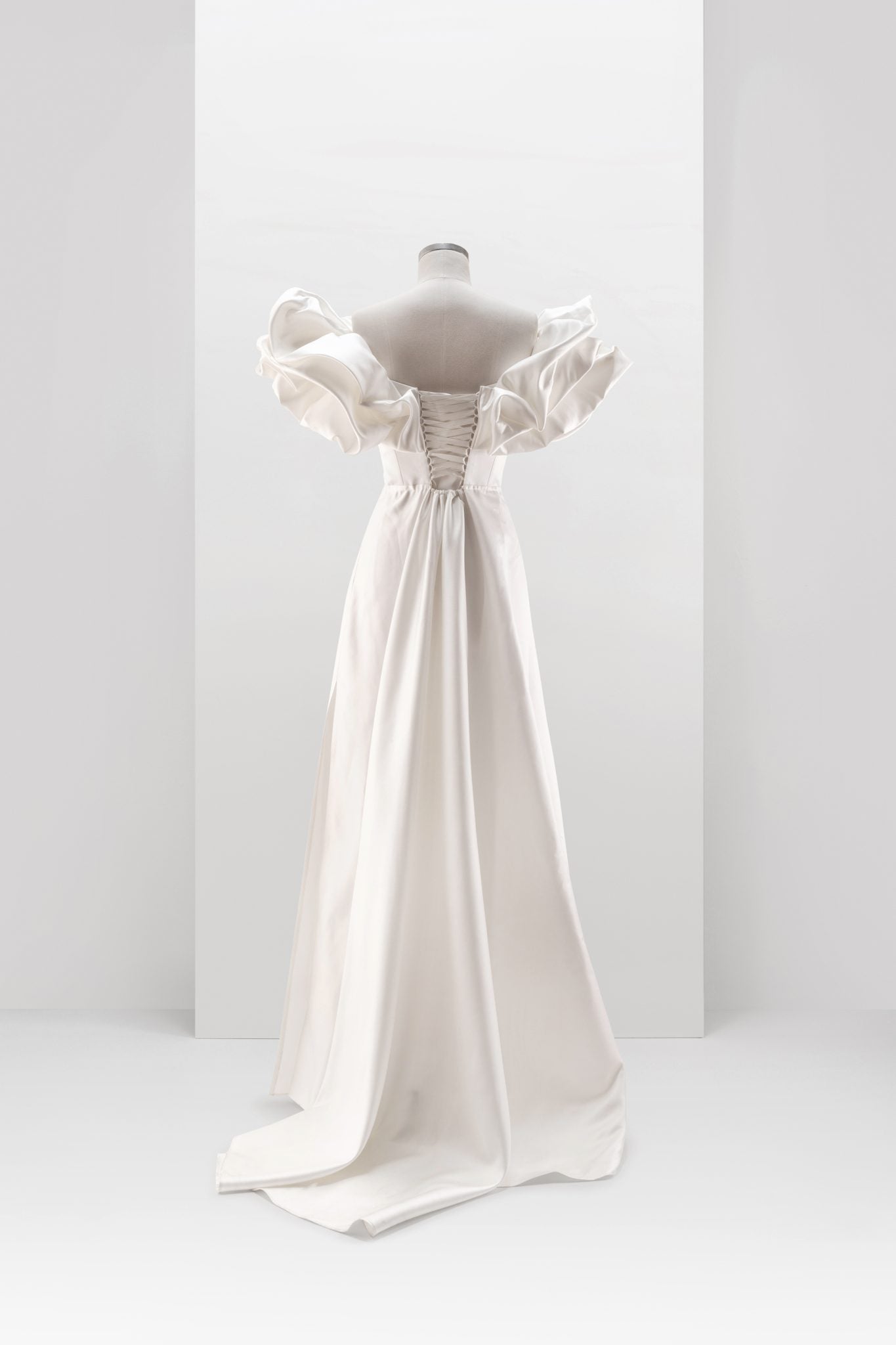 CORSET DRESS WITH MERINGUE FLOUNCES