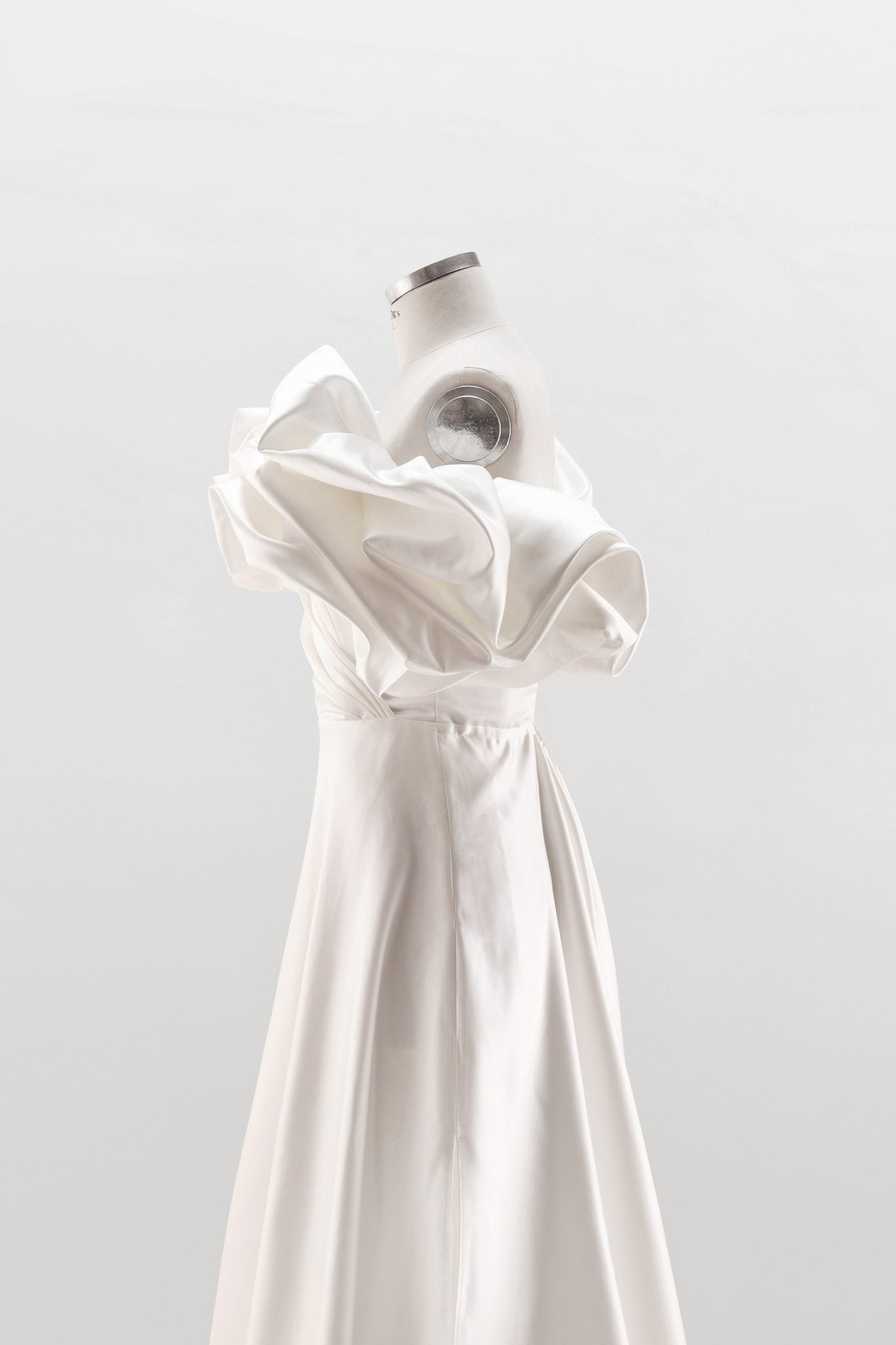 CORSET DRESS WITH MERINGUE FLOUNCES