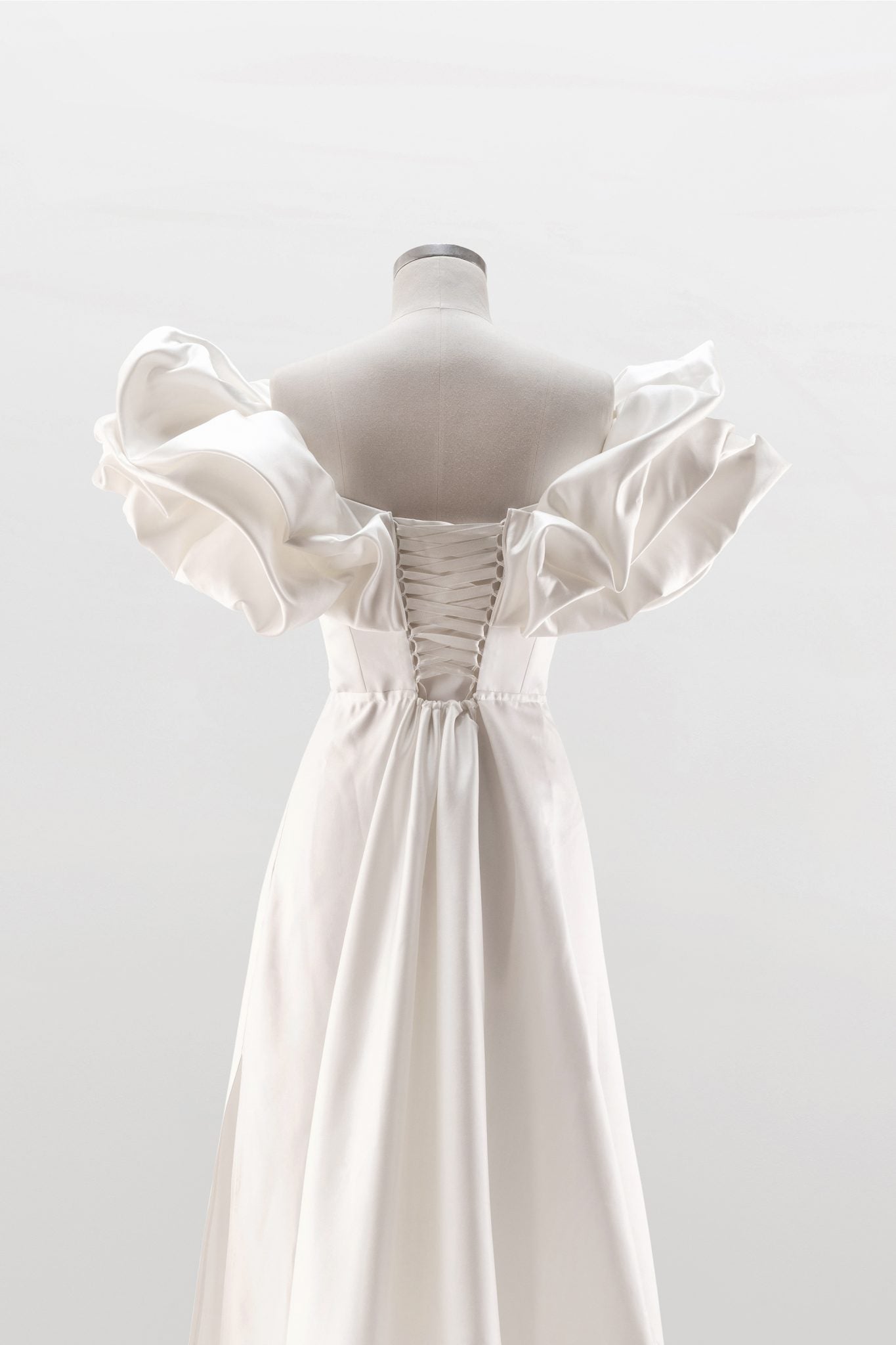 CORSET DRESS WITH MERINGUE FLOUNCES