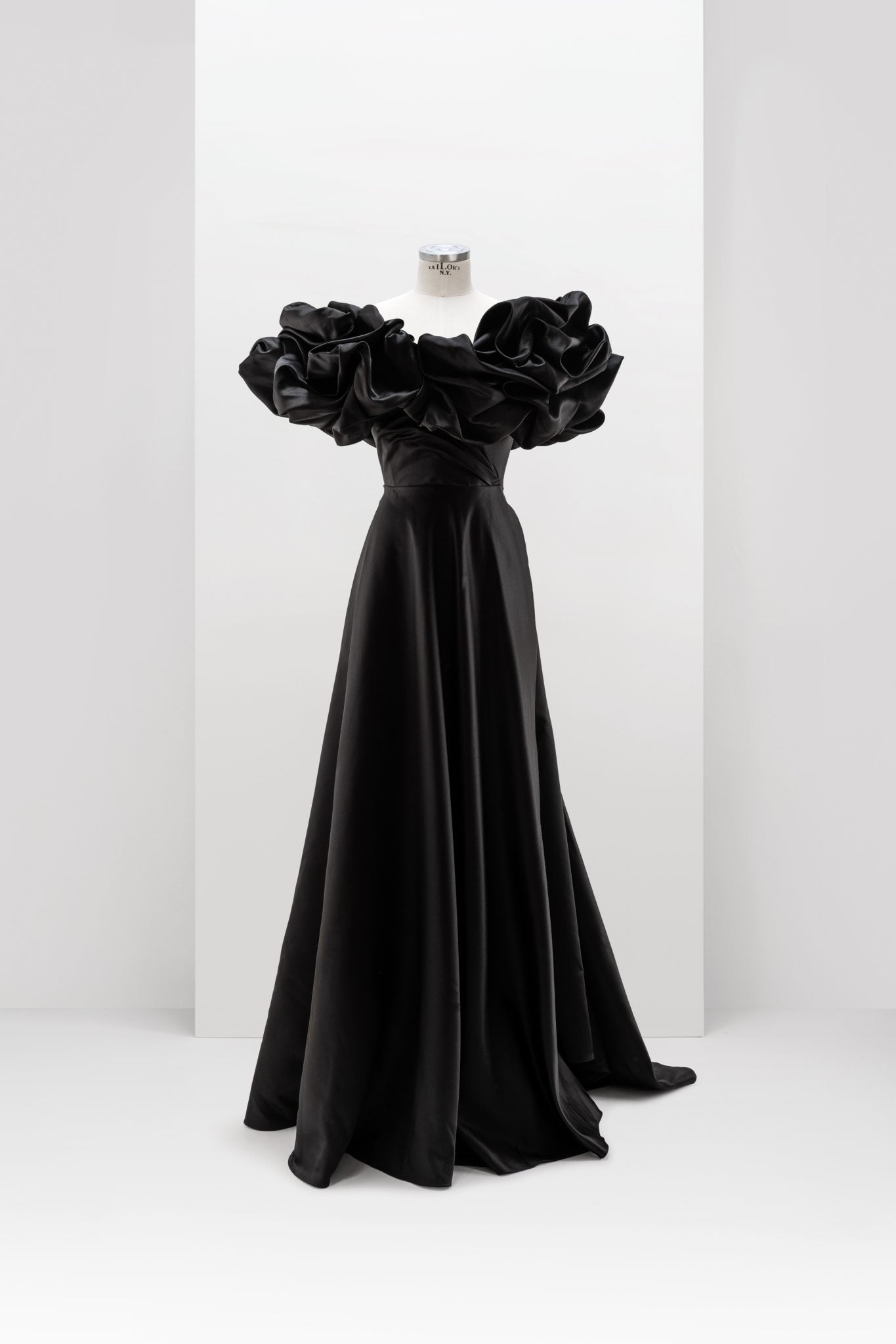 CORSET DRESS WITH MERINGUE FLOUNCES