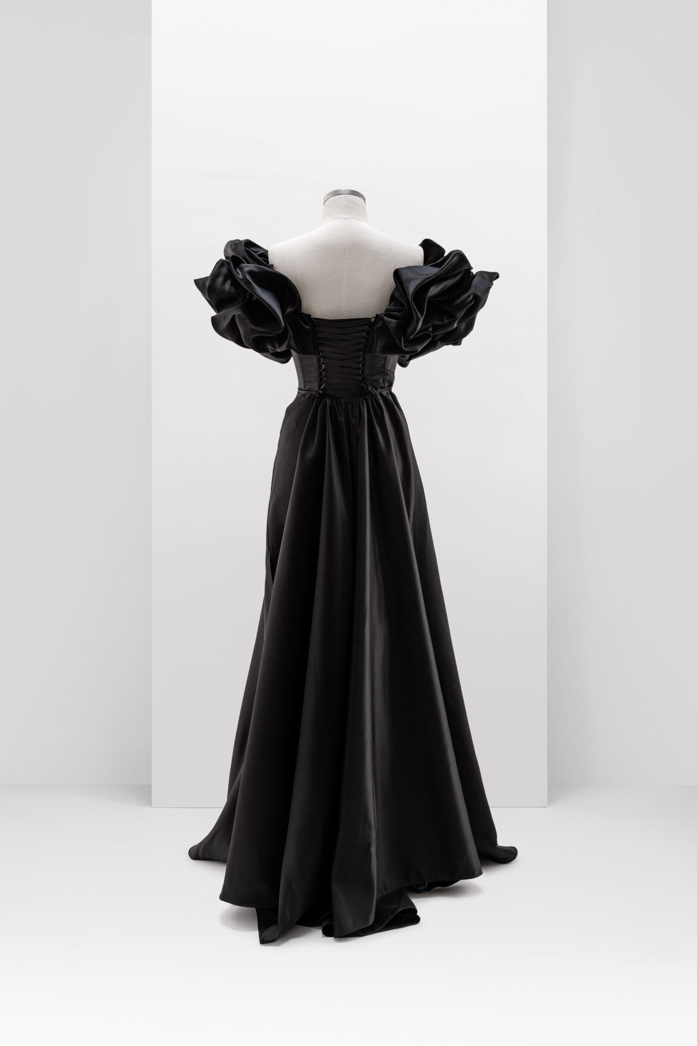 CORSET DRESS WITH MERINGUE FLOUNCES