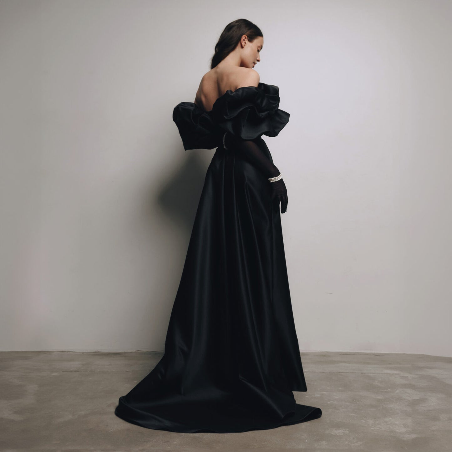 CORSET DRESS WITH MERINGUE FLOUNCES