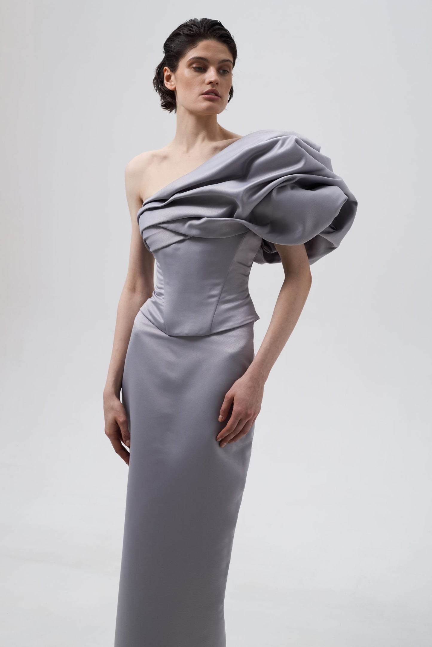 Asymmetrical corset with flounces