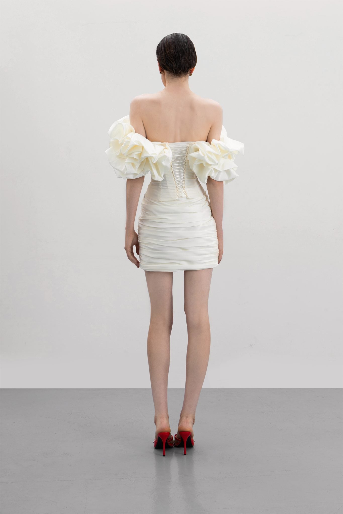 Taffeta ivory lace-up corset with meringue flounces and skirt