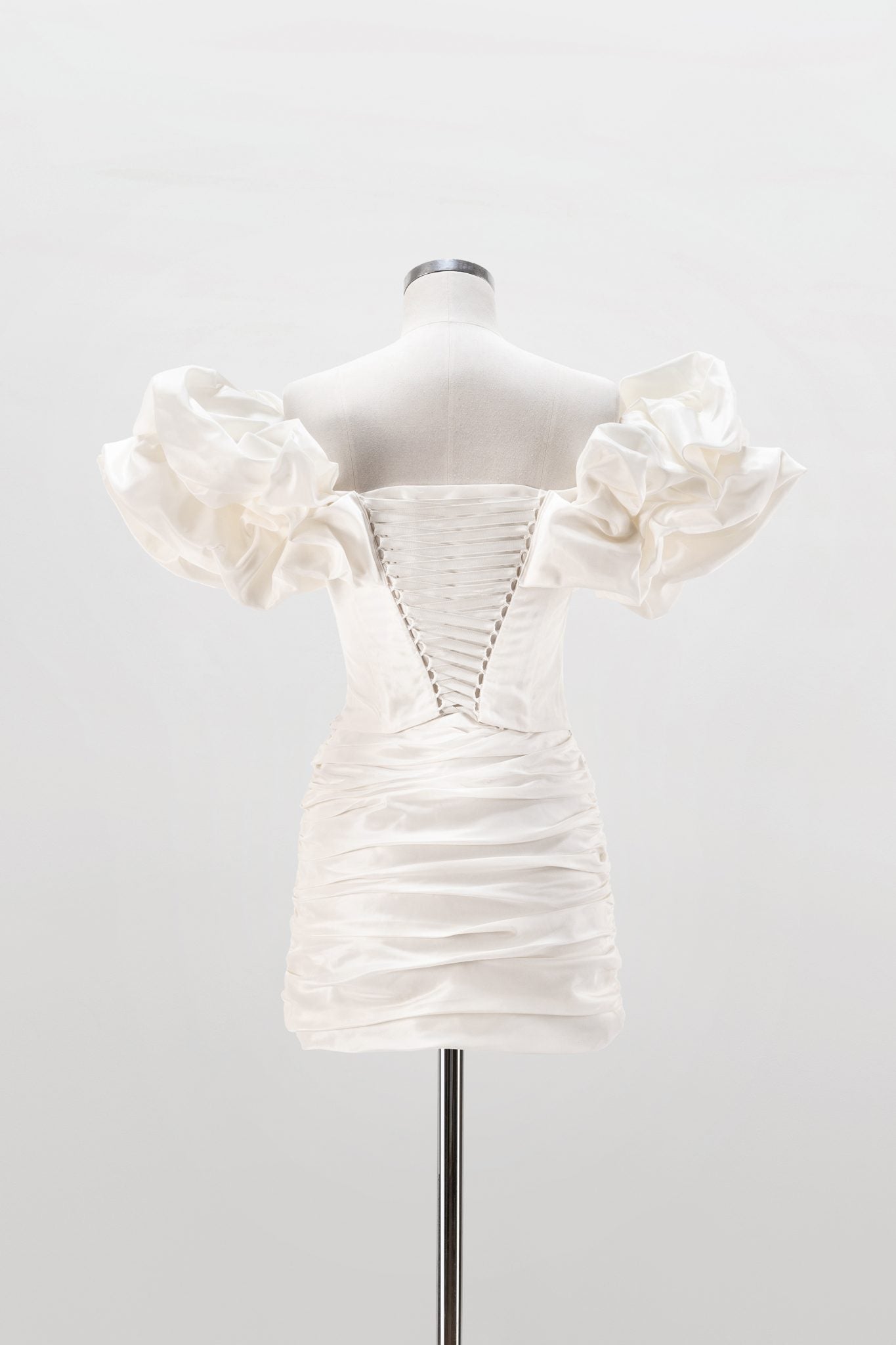 Taffeta ivory lace-up corset with meringue flounces and skirt