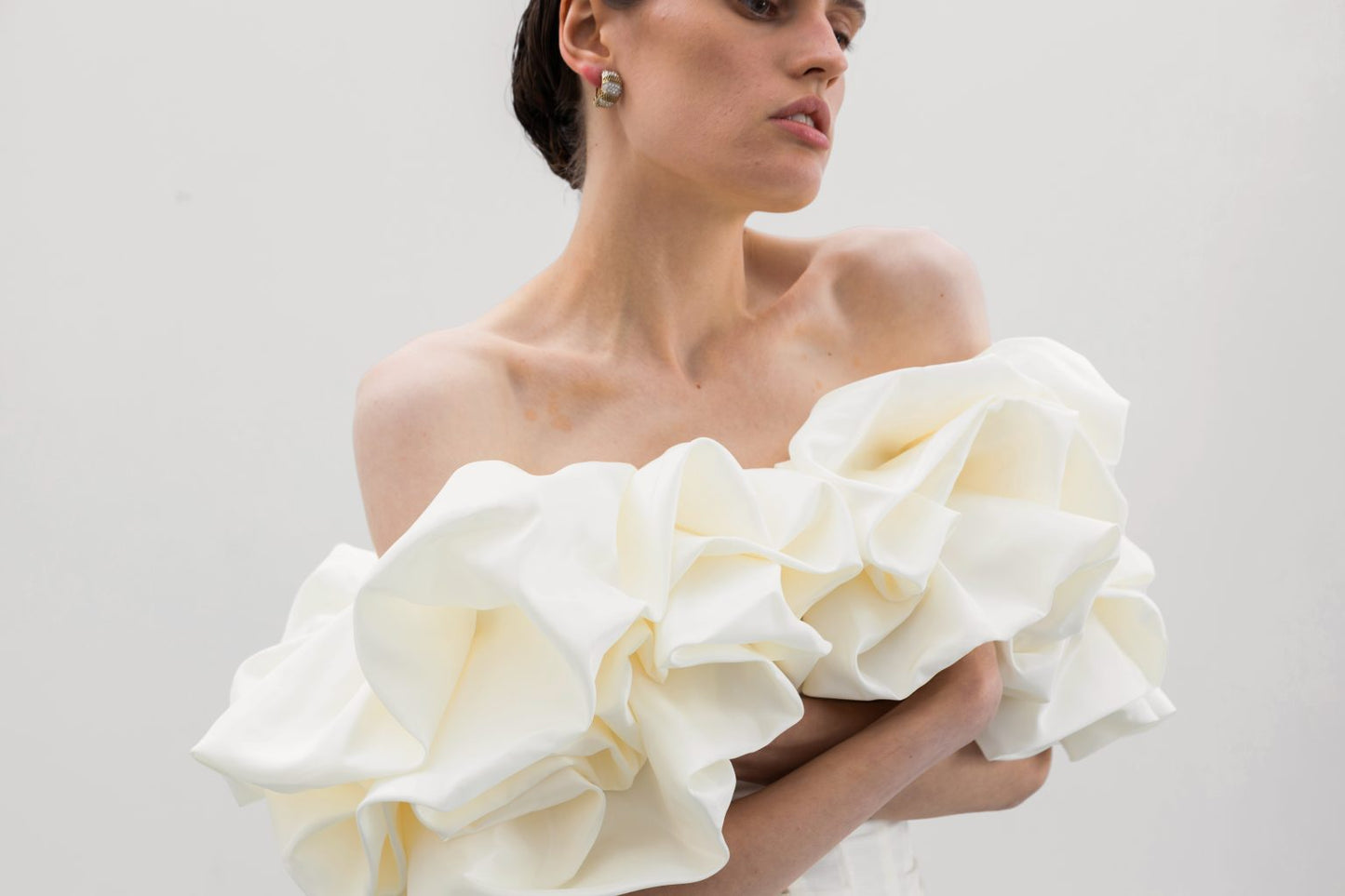 Taffeta ivory lace-up corset with meringue flounces and skirt