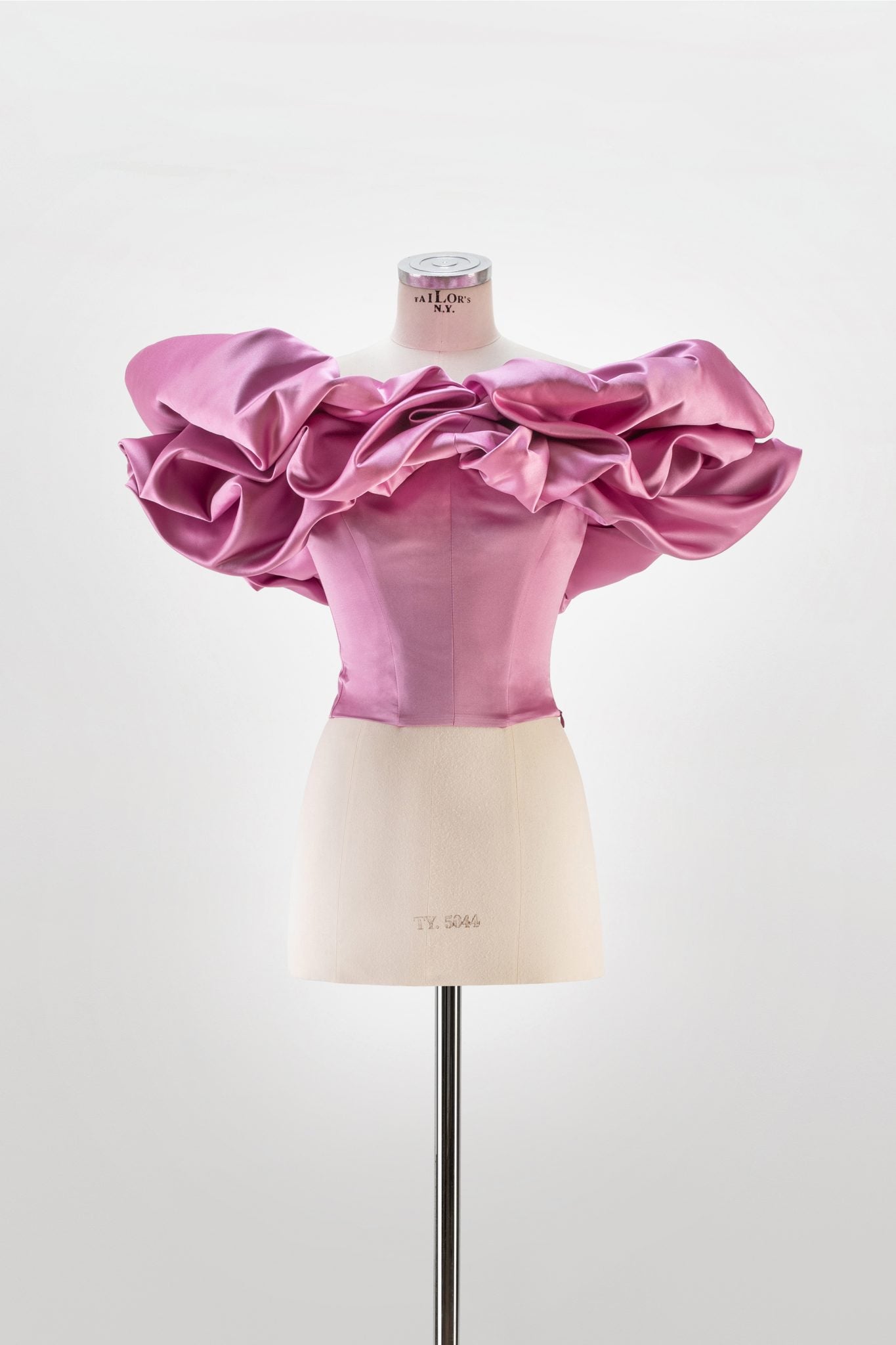 lace-up corset with meringue flounces