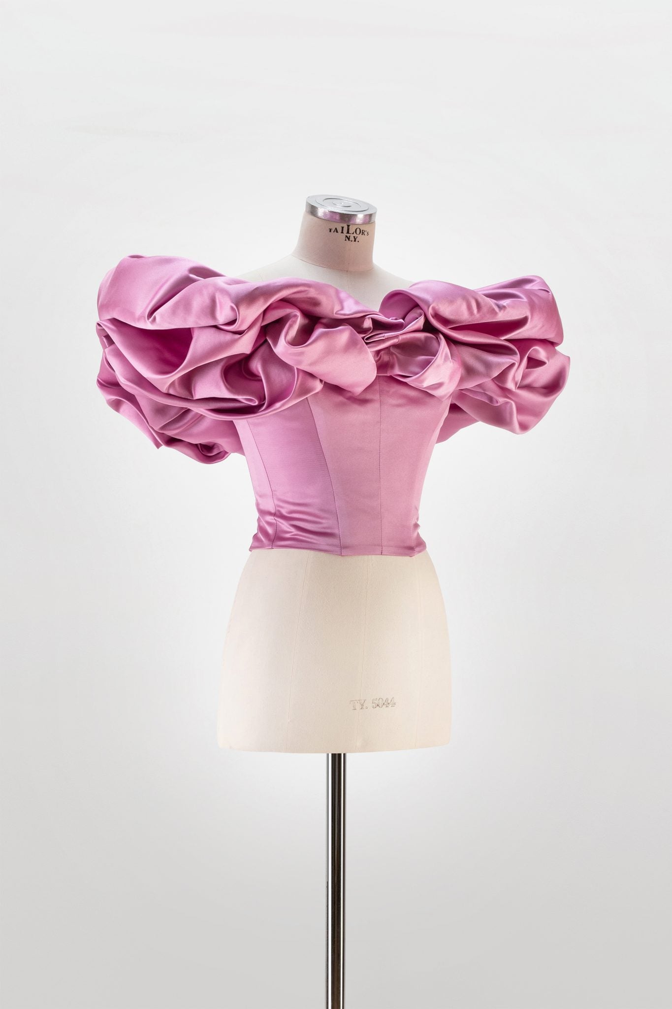 lace-up corset with meringue flounces