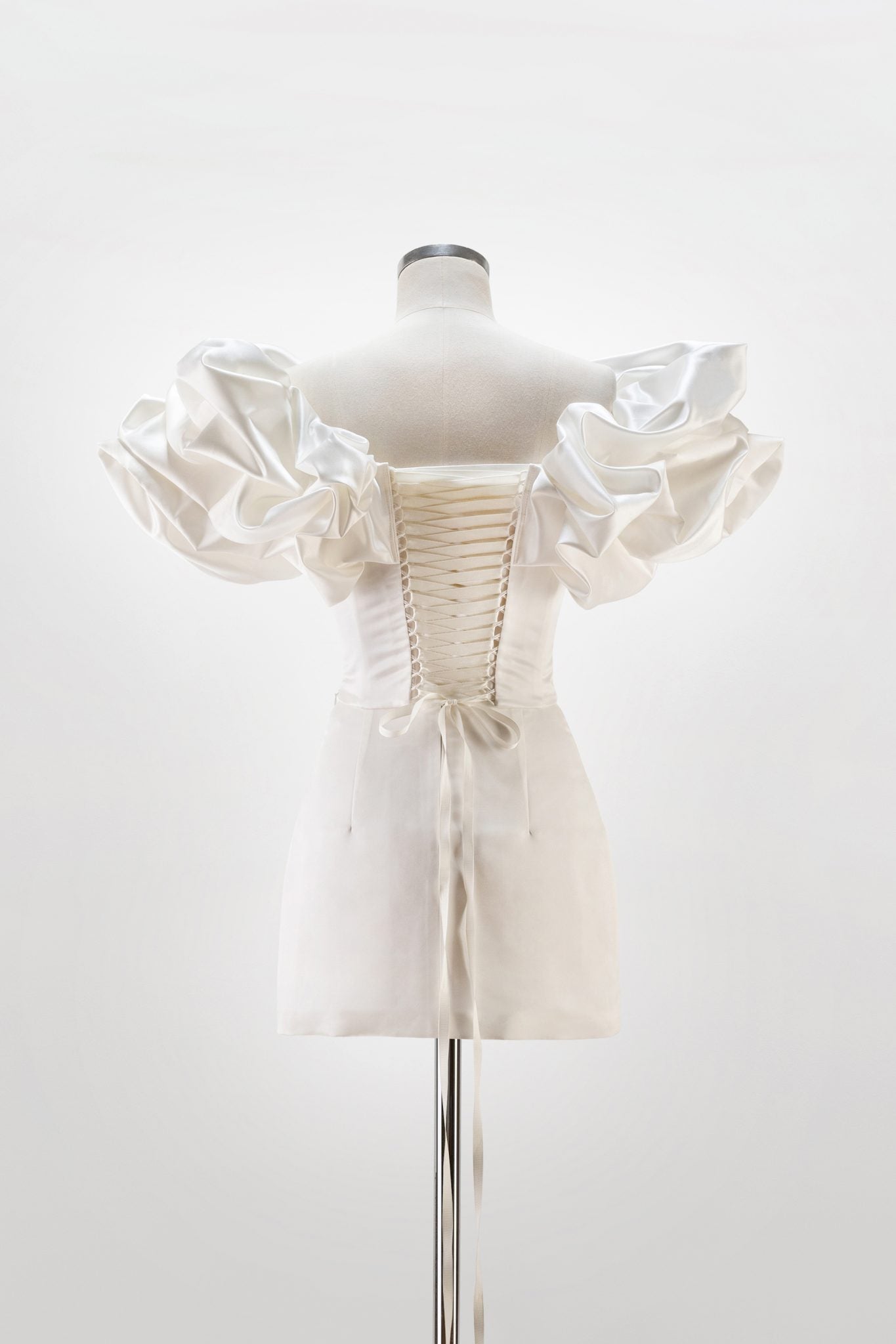lace-up corset with meringue flounces