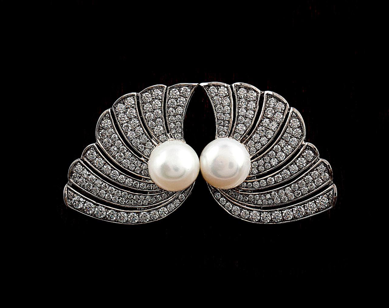 VENUS earrings