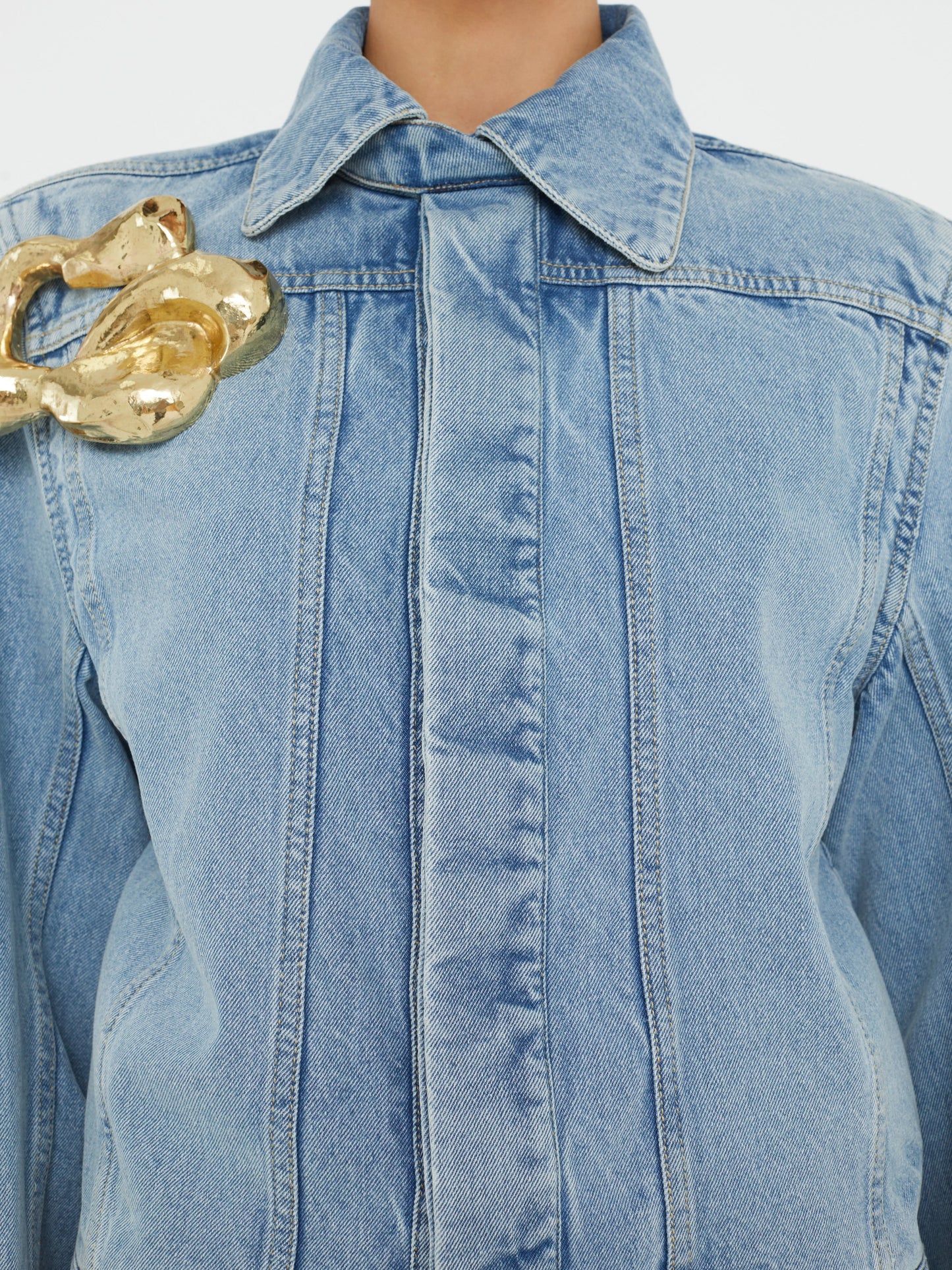 SCULPTURED CORSAGE DENIM JACKET