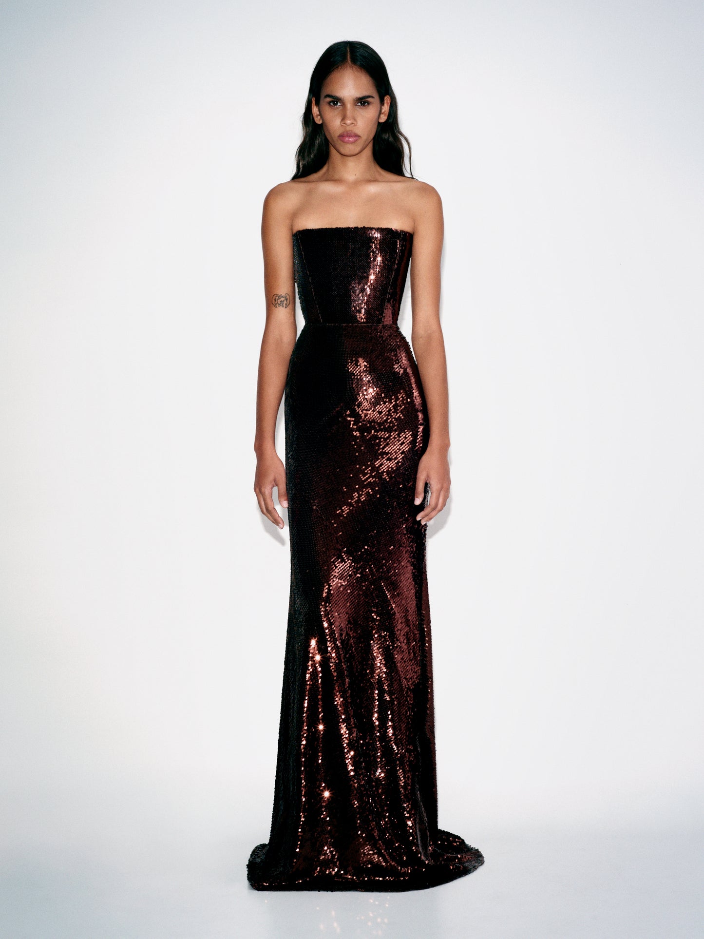 STRAPLESS GOWN IN SEQUIN MESH