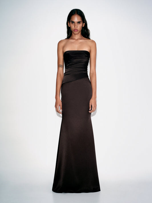 STRAPLESS TUCKED GOWN IN SATIN CREPE