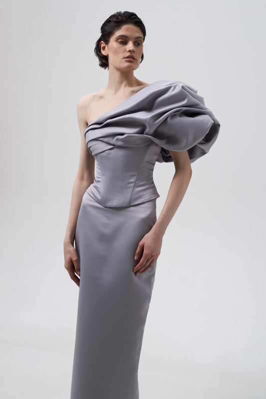 Asymmetrical corset with flounces