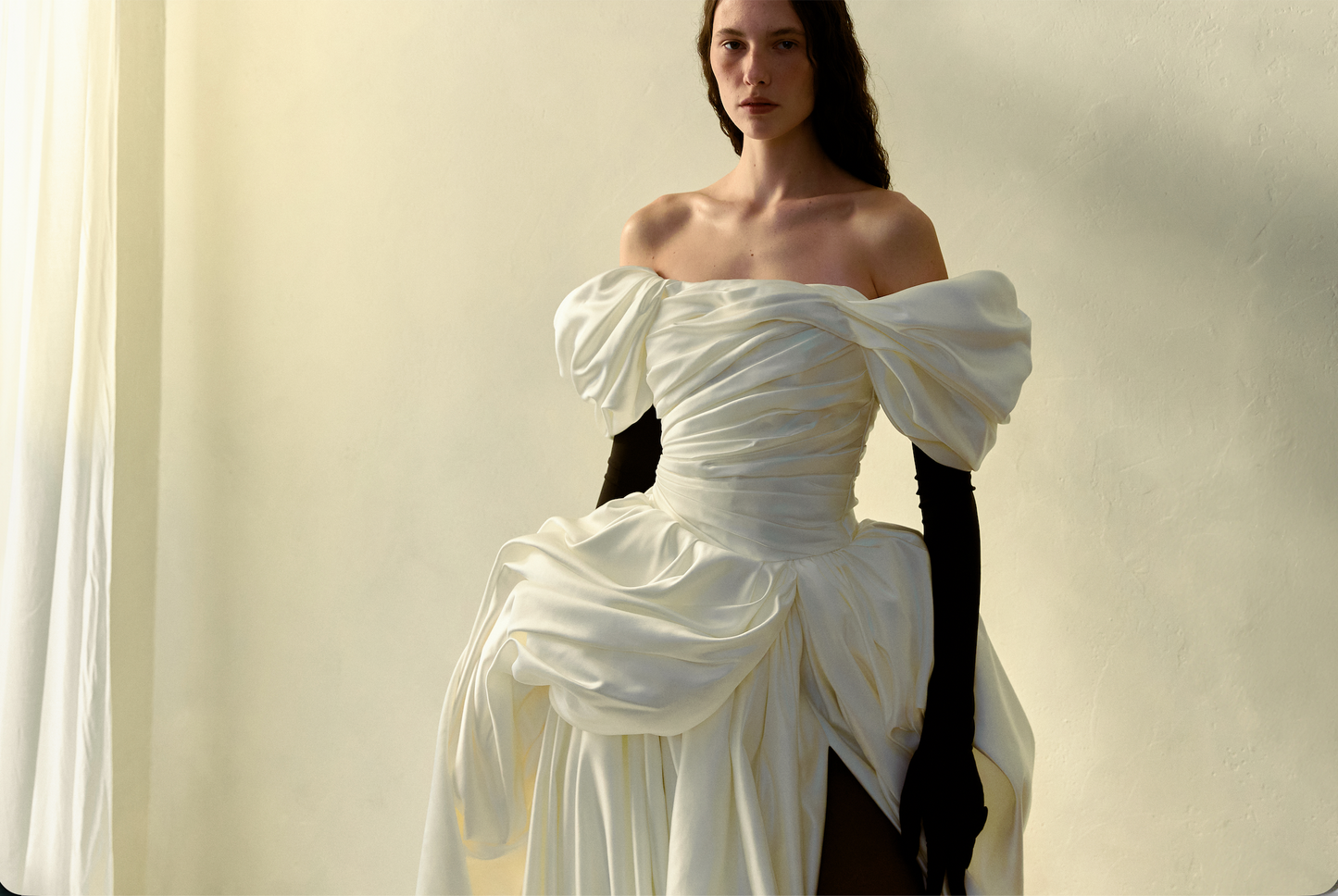Venera Blanche dress in off white