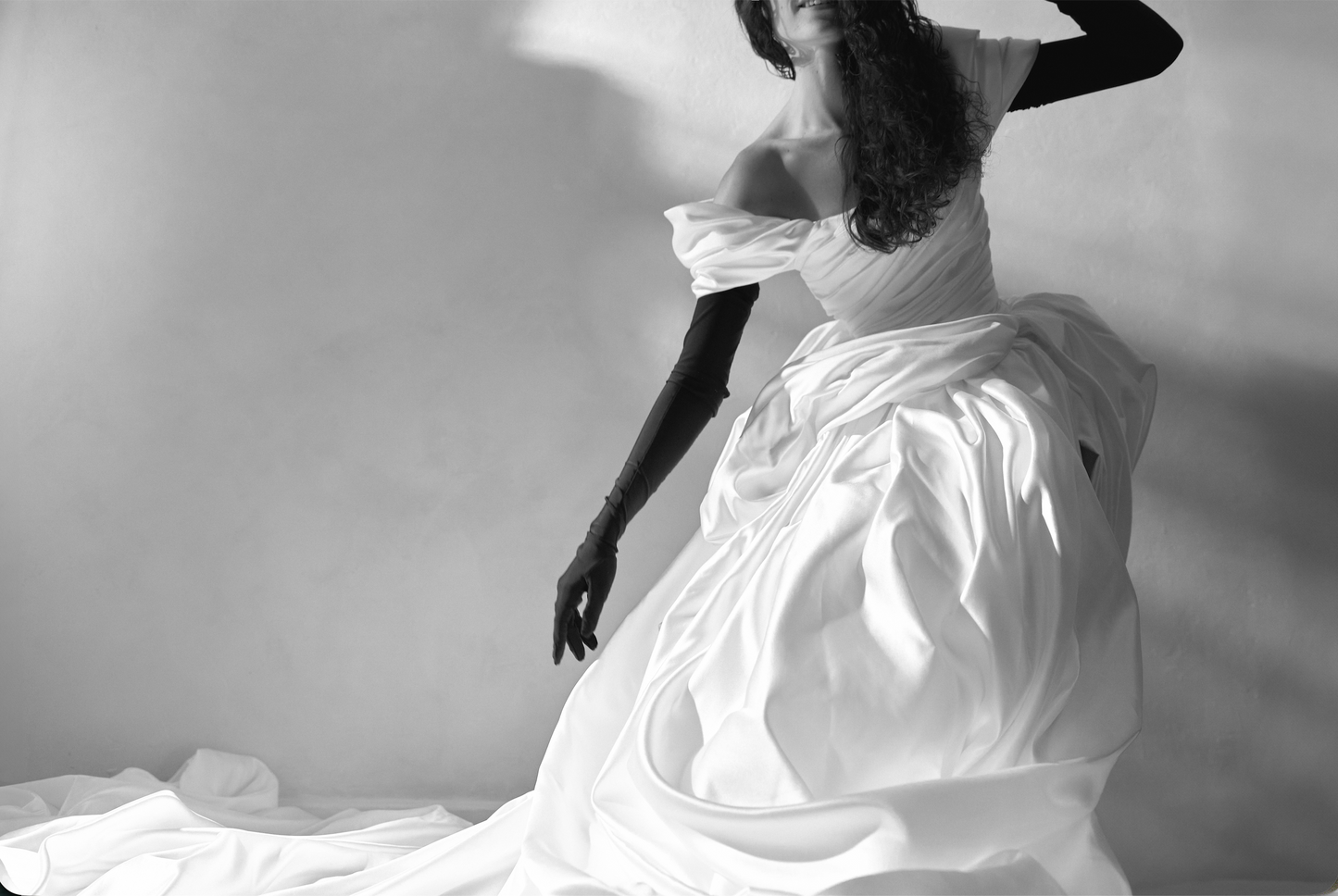 Venera Blanche dress in off white
