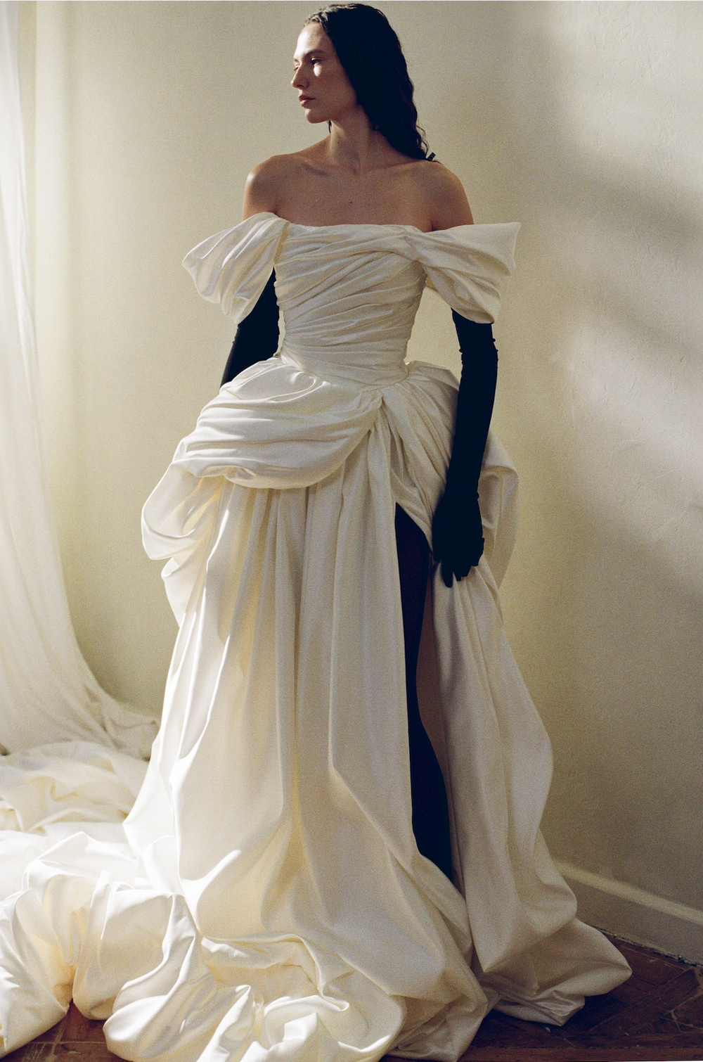 Venera Blanche dress in off white