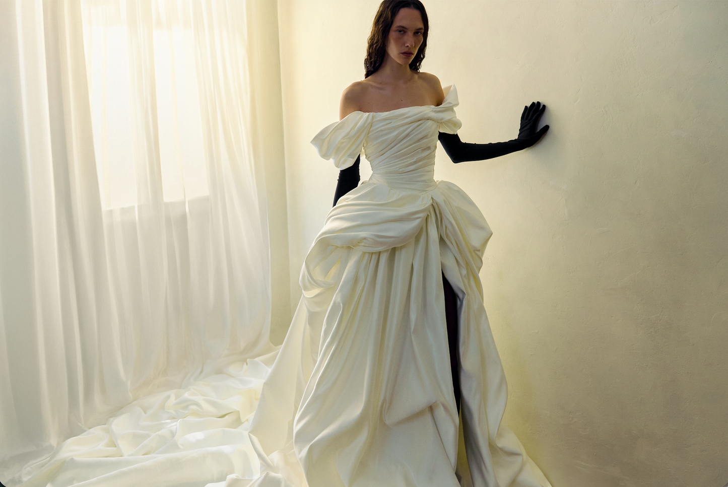 Venera Blanche dress in off white
