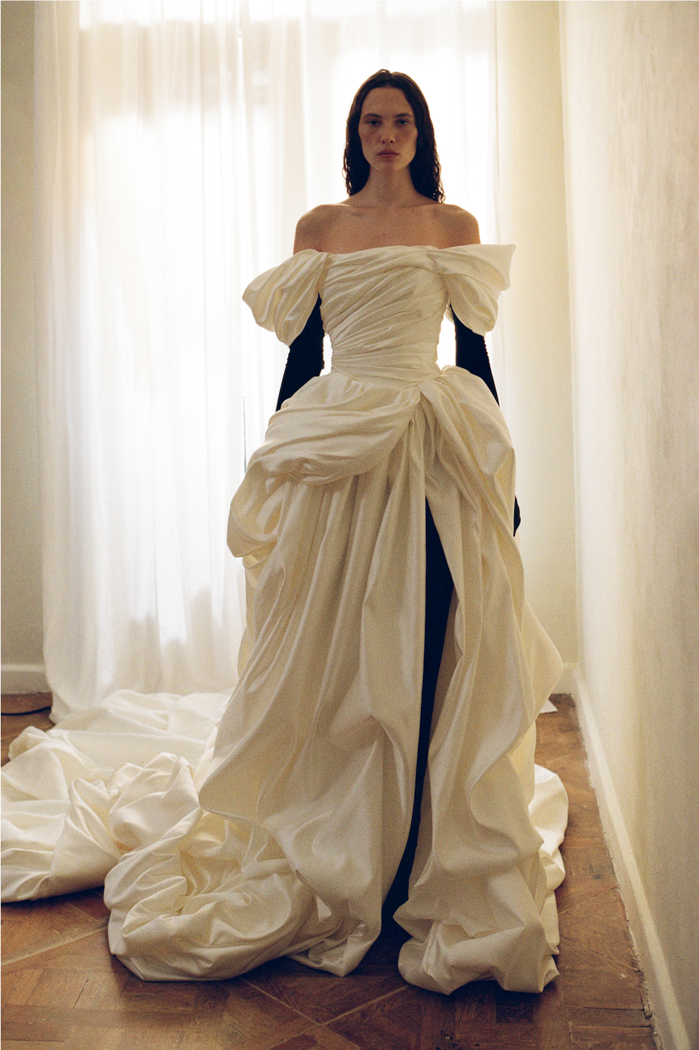 Venera Blanche dress in off white