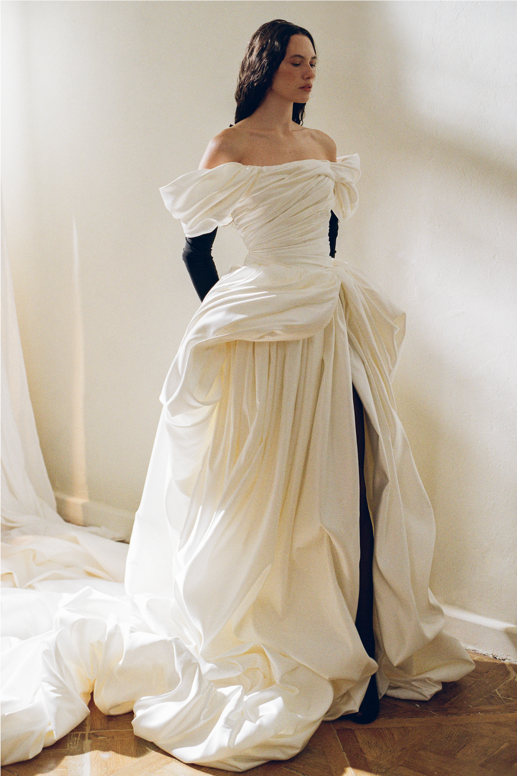 Venera Blanche dress in off white