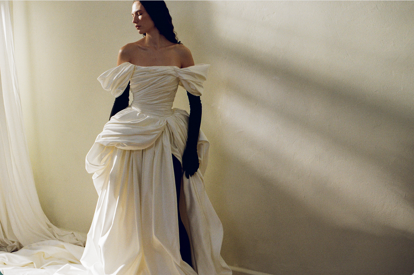 Venera Blanche dress in off white