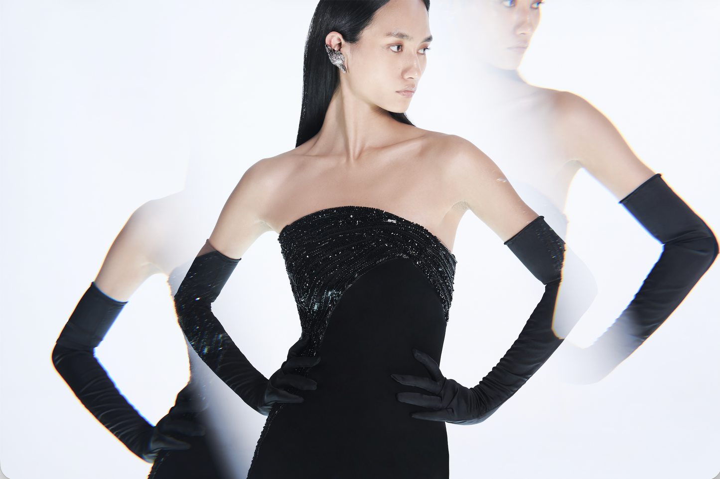 THE AURA COLUMN GOWN