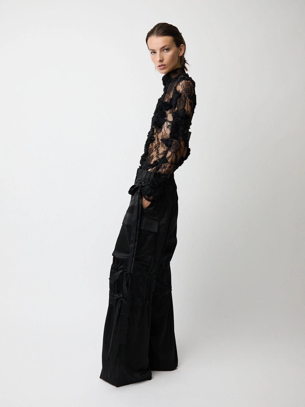THE FREJA TOP IN BLACK LACE