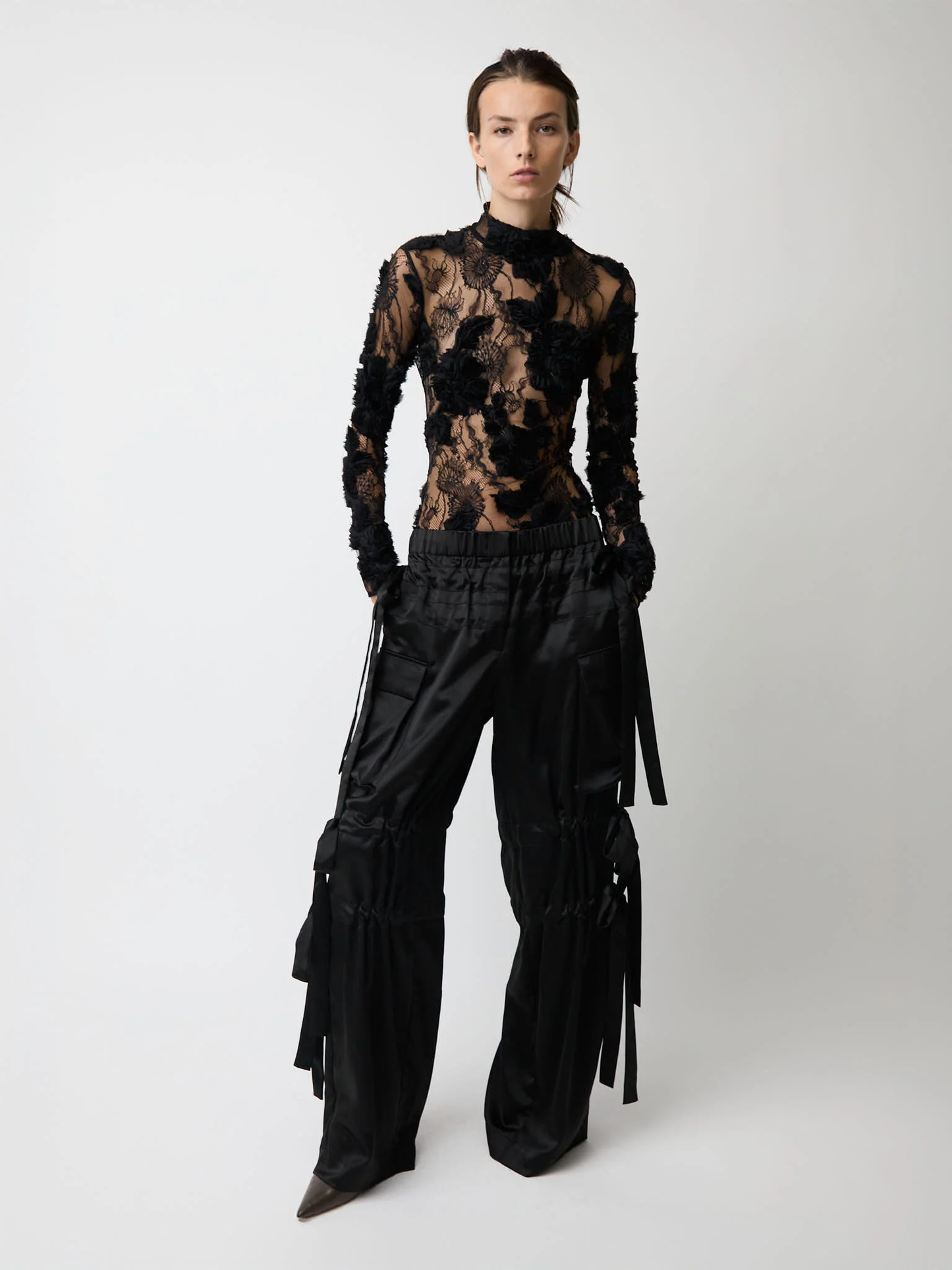 THE FREJA TOP IN BLACK LACE